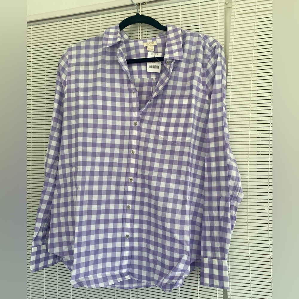 NWT size L long sleeve gingham pattern button up shirt